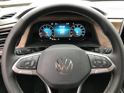 2026 Volkswagen Atlas 2.0T SE w/Technology w/panoramic sunroof and black wheel package