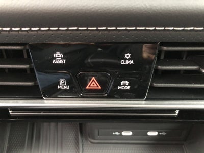 2026 Volkswagen Atlas 2.0T SE w/Technology w/panoramic sunroof and black wheel package