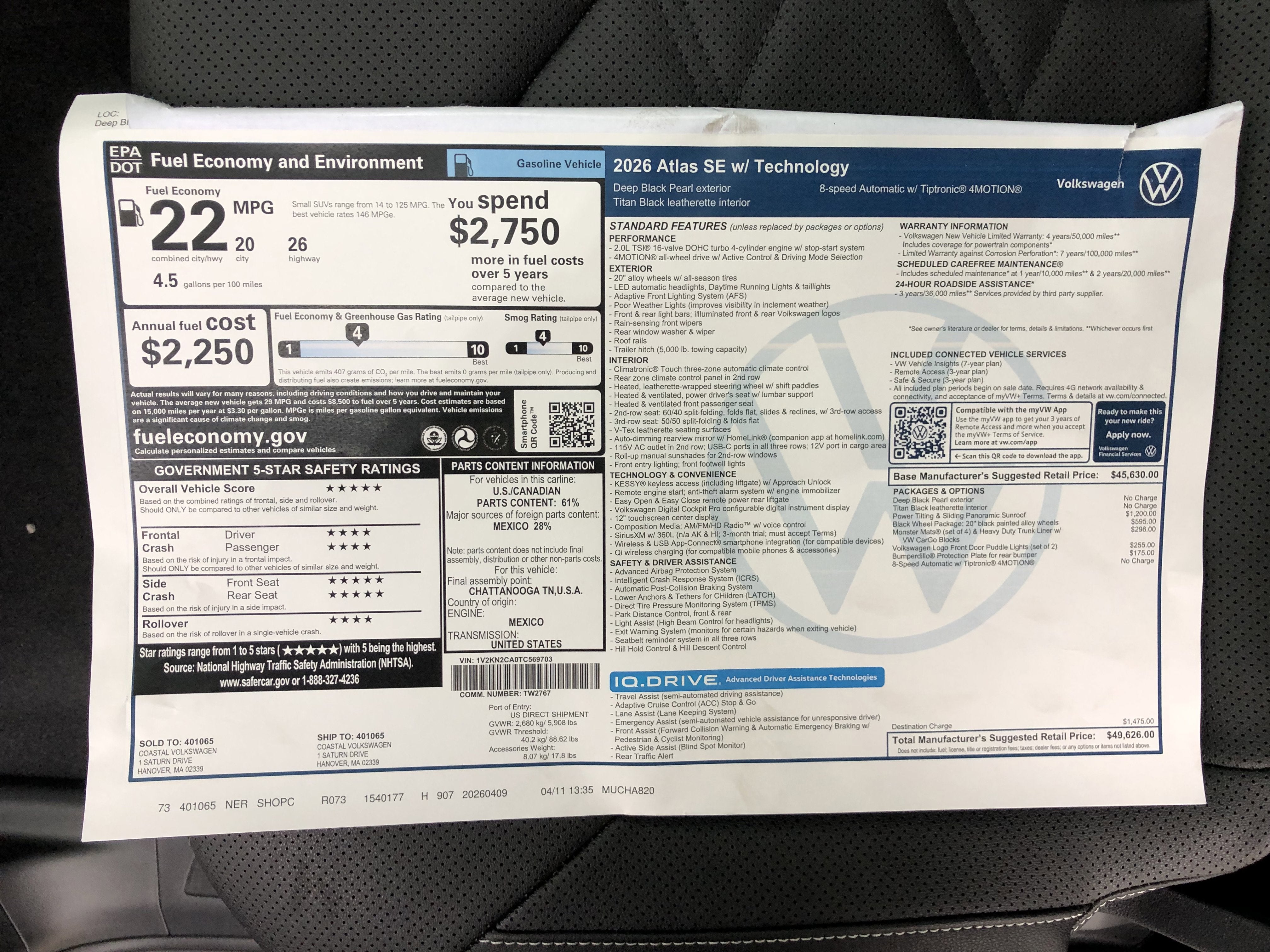 2026 Volkswagen Atlas 2.0T SE w/Technology w/panoramic sunroof and black wheel package