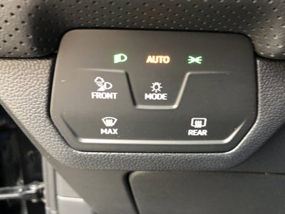 2026 Volkswagen Atlas 2.0T SE w/Technology w/panoramic sunroof and black wheel package