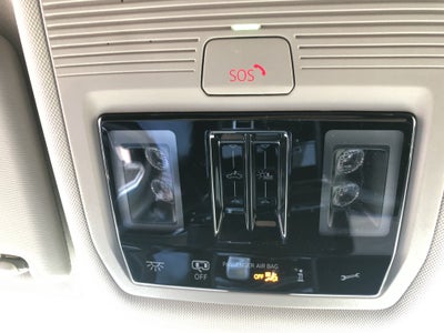 2026 Volkswagen Atlas 2.0T SE w/Technology w/captains chairs, panoramic sunroof and black wheel package
