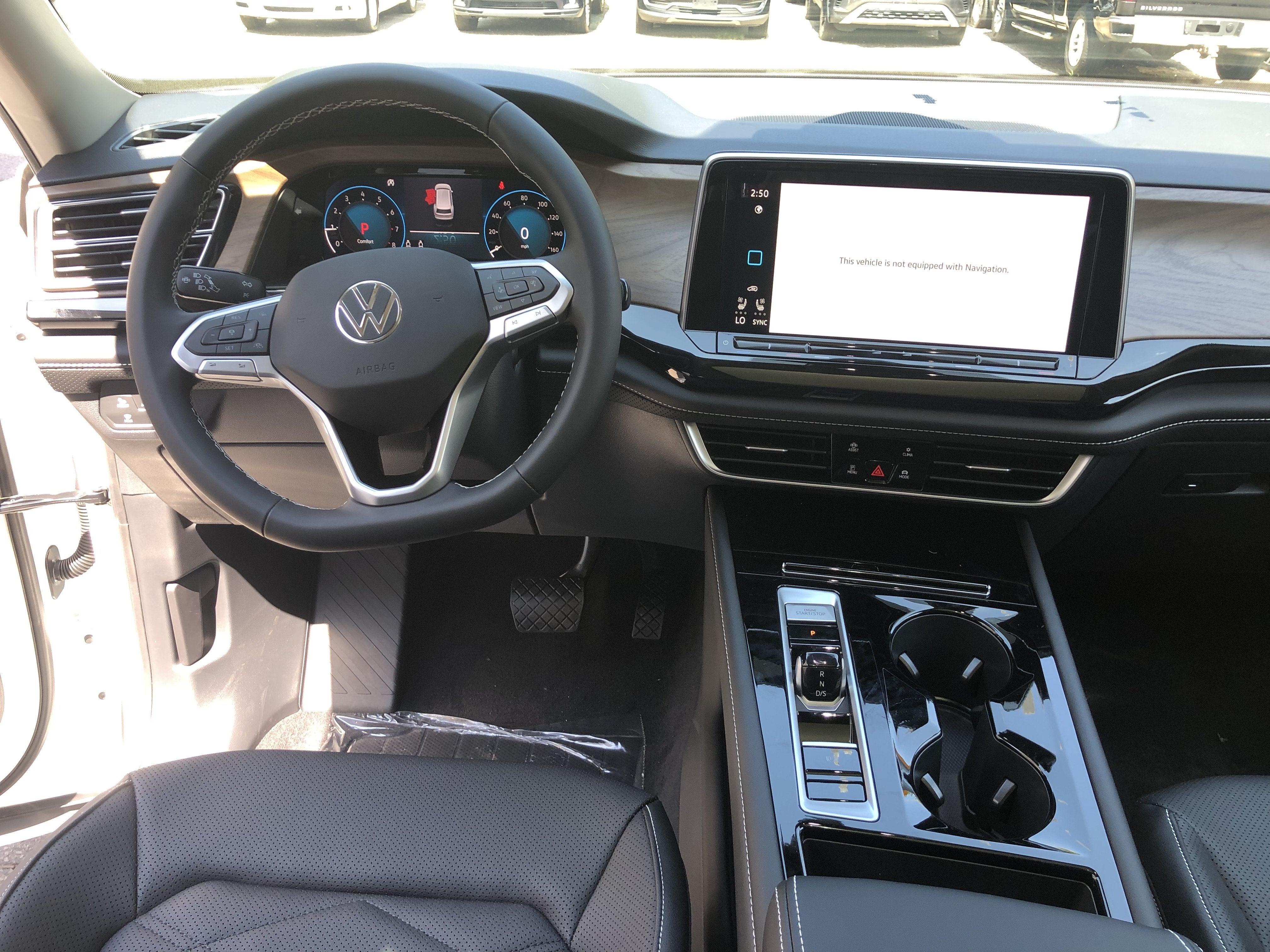 2026 Volkswagen Atlas 2.0T SE w/Technology w/captains chairs, panoramic sunroof and black wheel package