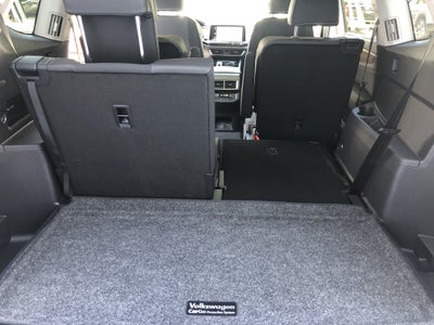 2026 Volkswagen Atlas 2.0T SE w/Technology w/captains chairs, panoramic sunroof and black wheel package