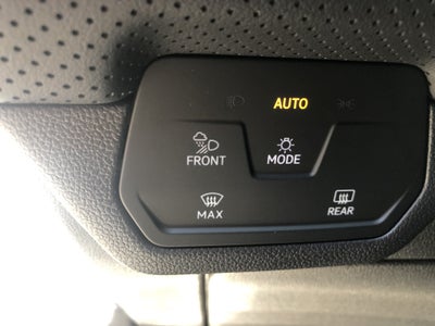 2026 Volkswagen Atlas 2.0T SE w/Technology w/captains chairs, panoramic sunroof and black wheel package