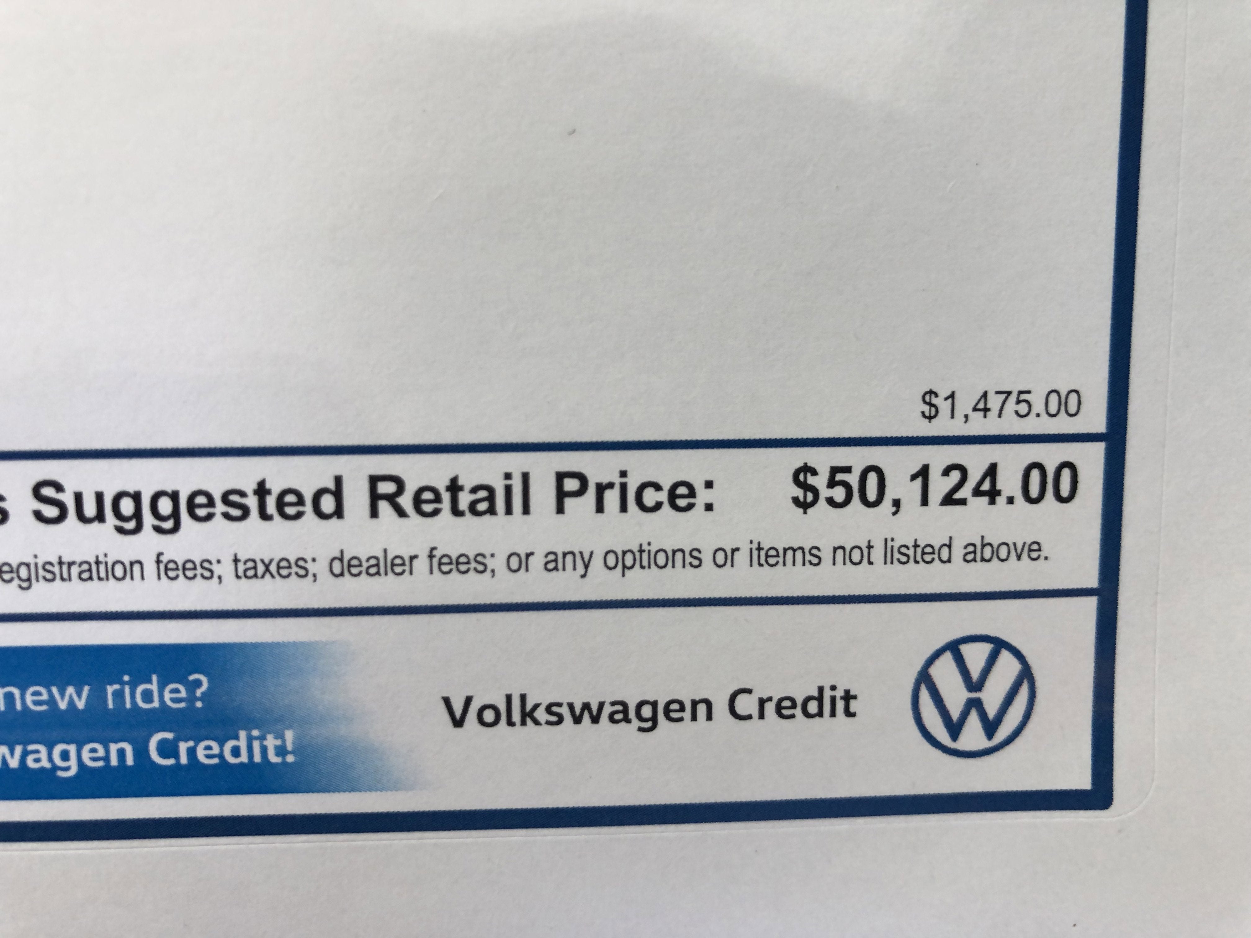 2026 Volkswagen Atlas 2.0T SE w/Technology w/panoramic sunroof and black wheel package