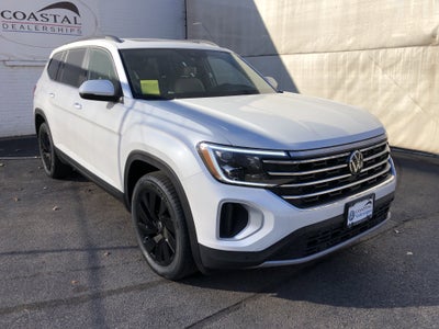 2026 Volkswagen Atlas 2.0T SE w/Technology w/panoramic sunroof and black wheel package