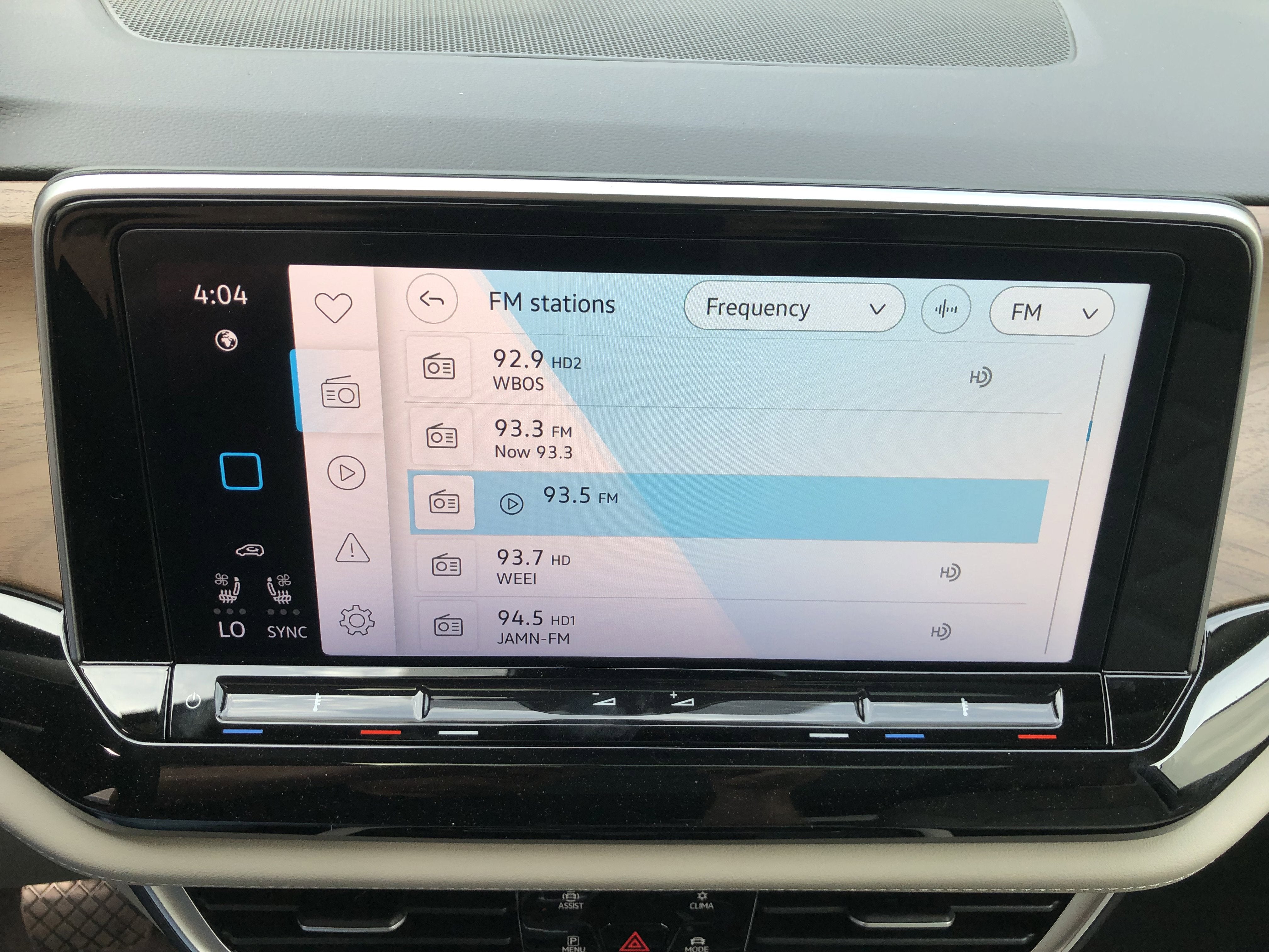 2026 Volkswagen Atlas 2.0T SE w/Technology w/panoramic sunroof