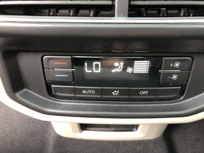 2026 Volkswagen Atlas 2.0T SE w/Technology w/panoramic sunroof
