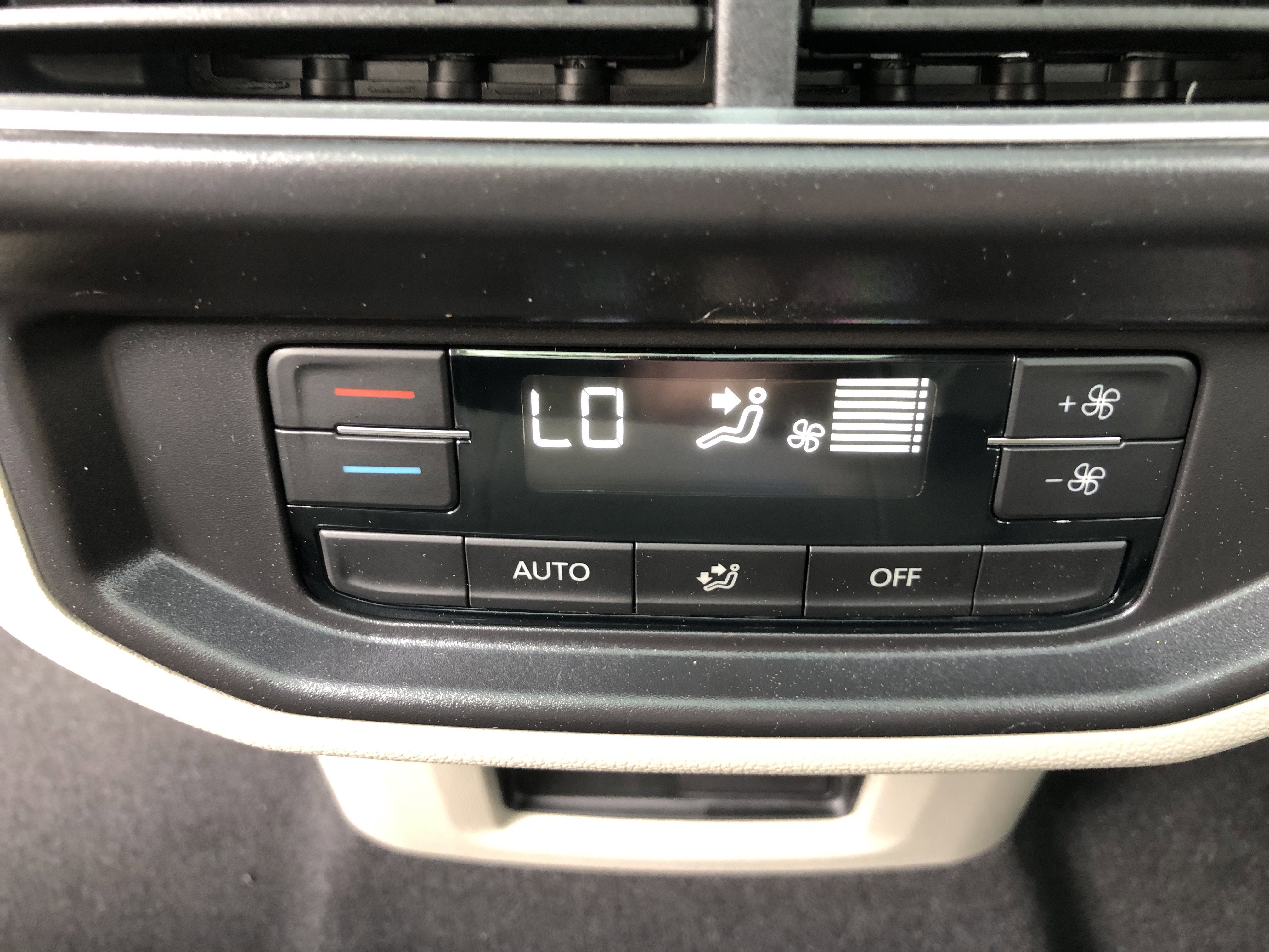 2026 Volkswagen Atlas 2.0T SE w/Technology w/panoramic sunroof