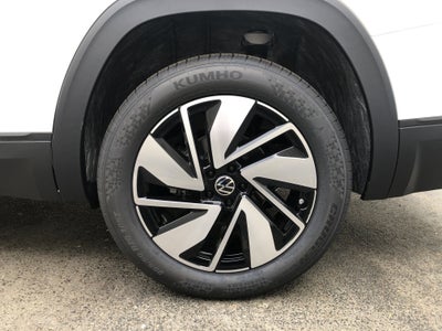 2026 Volkswagen Atlas 2.0T SE w/Technology w/panoramic sunroof