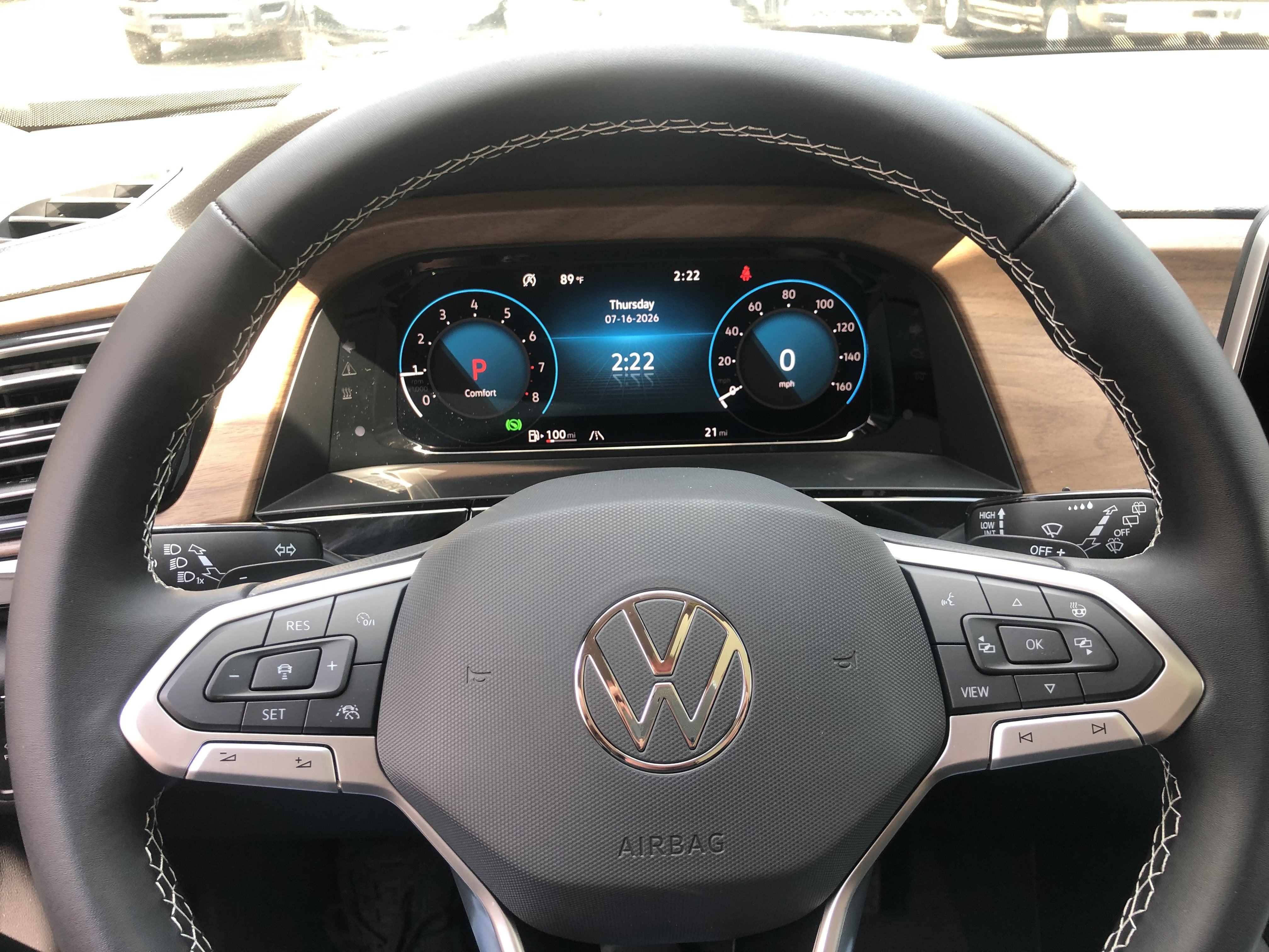 2026 Volkswagen Atlas 2.0T SE w/Technology w/captains chairs, panoramic sunroof and black wheel package