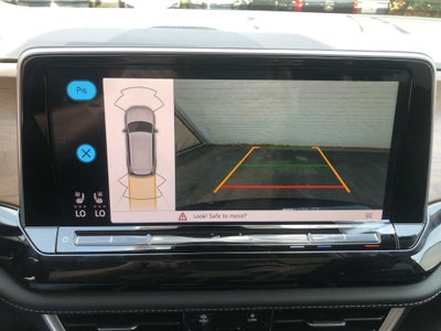 2026 Volkswagen Atlas 2.0T SE w/Technology w/captains chairs, panoramic sunroof and black wheel package