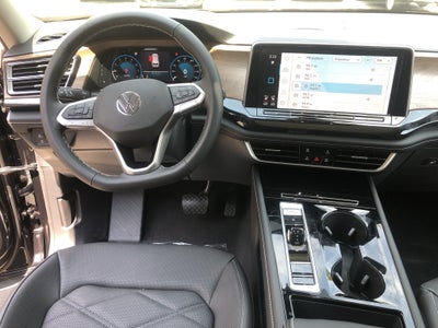 2026 Volkswagen Atlas 2.0T SE w/Technology w/captains chairs, panoramic sunroof and black wheel package
