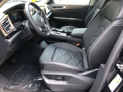 2026 Volkswagen Atlas 2.0T SE w/Technology w/captains chairs, panoramic sunroof and black wheel package