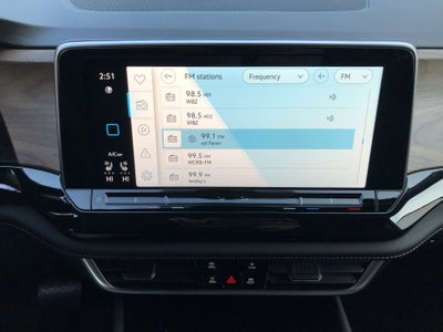 2026 Volkswagen Atlas 2.0T SE w/Technology w/panoramic sunroof and black wheel package