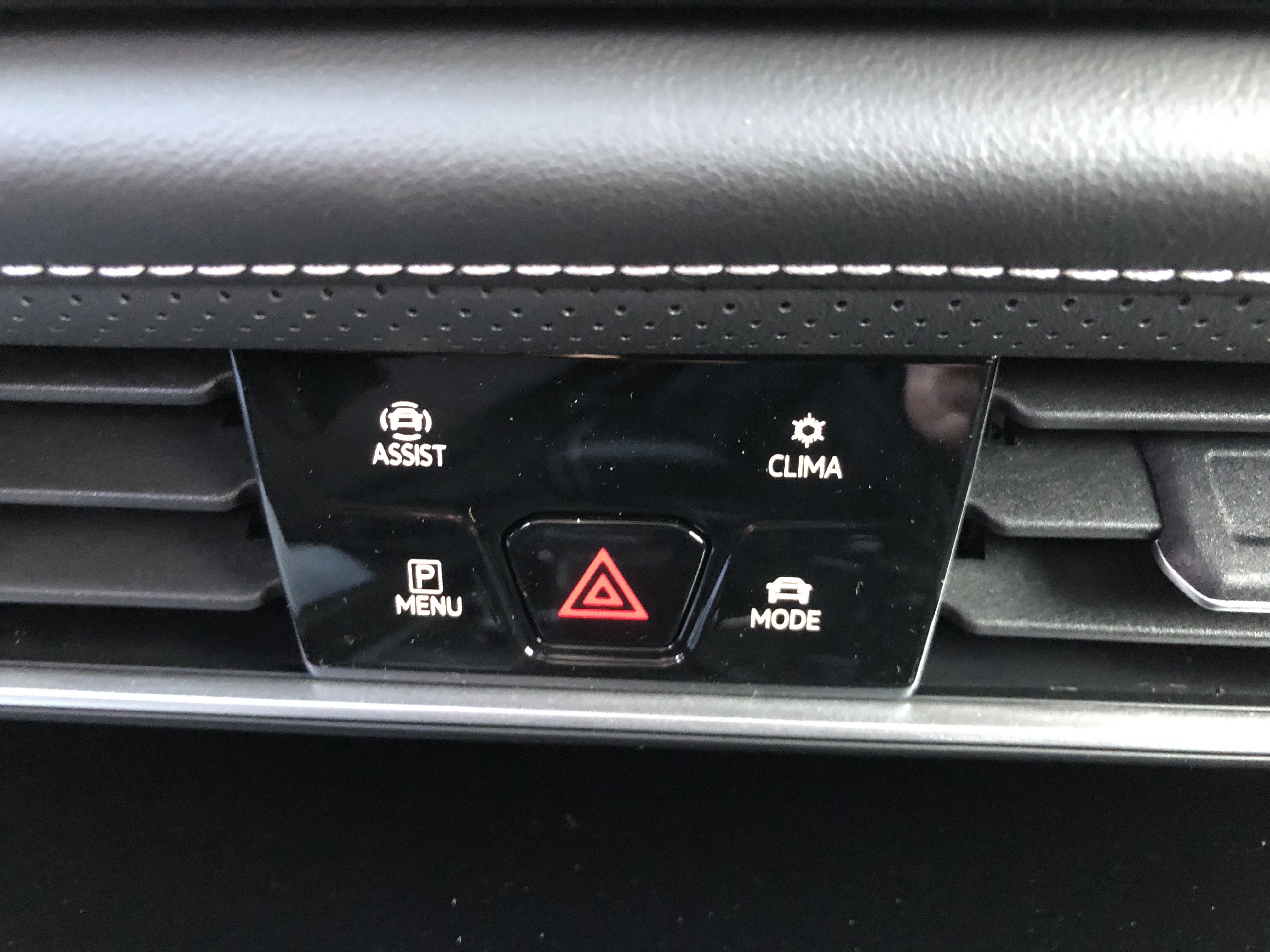 2026 Volkswagen Atlas 2.0T SE w/Technology w/panoramic sunroof and black wheel package