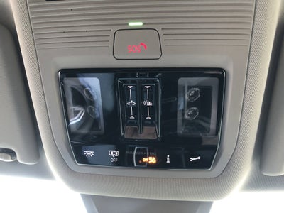 2026 Volkswagen Atlas 2.0T SE w/Technology w/panoramic sunroof and black wheel package