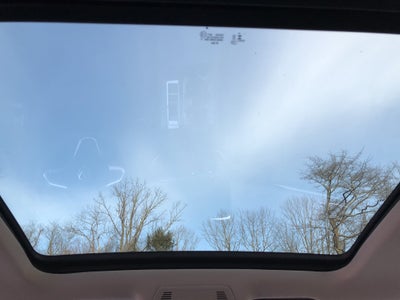 2026 Volkswagen Atlas 2.0T SE w/Technology w/panoramic sunroof and black wheel package