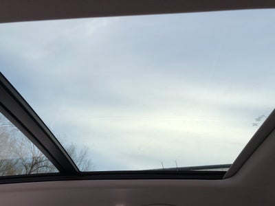 2026 Volkswagen Atlas 2.0T SE w/Technology w/panoramic sunroof and black wheel package