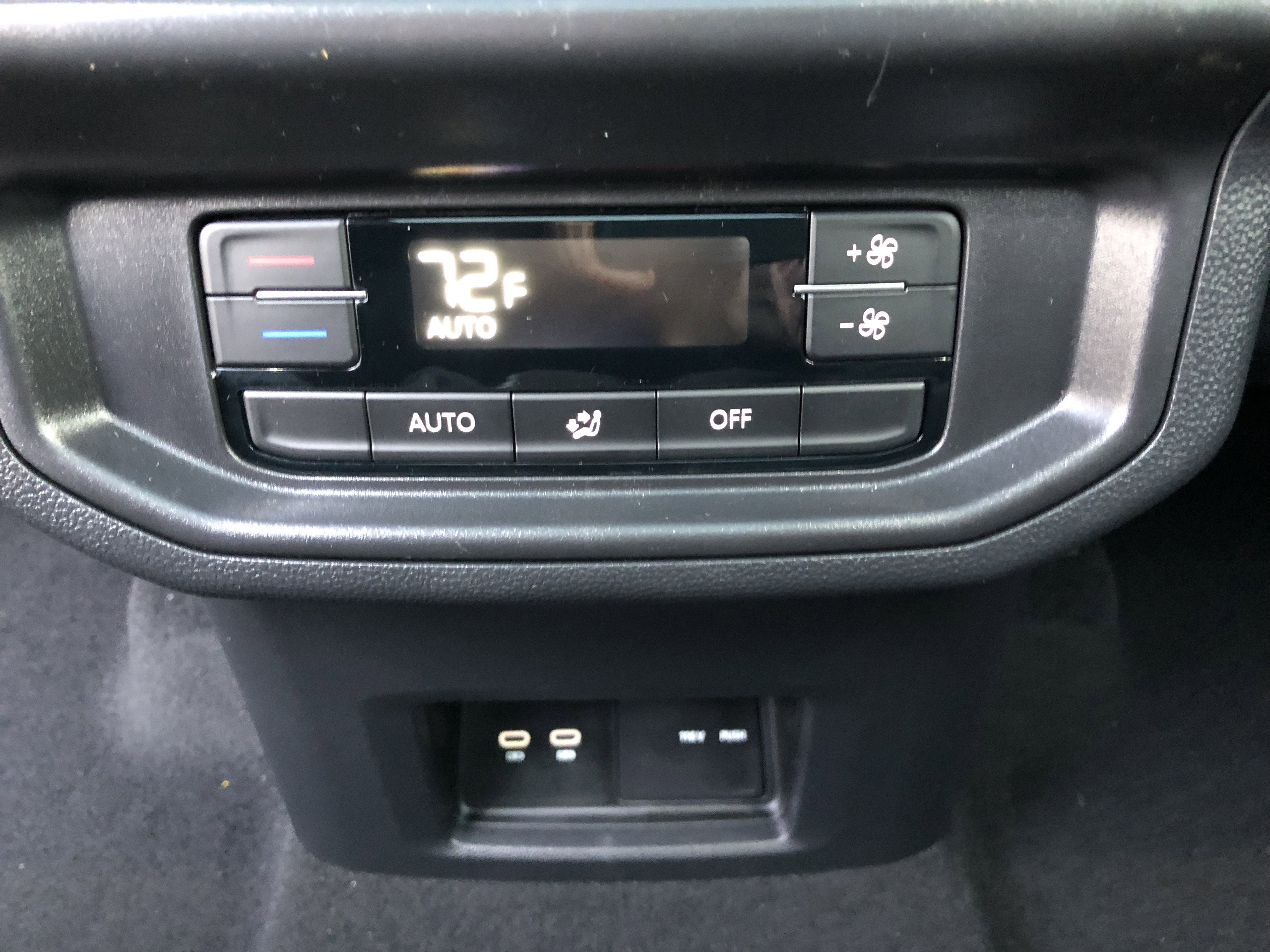 2026 Volkswagen Atlas 2.0T SE w/Technology w/panoramic sunroof and black wheel package