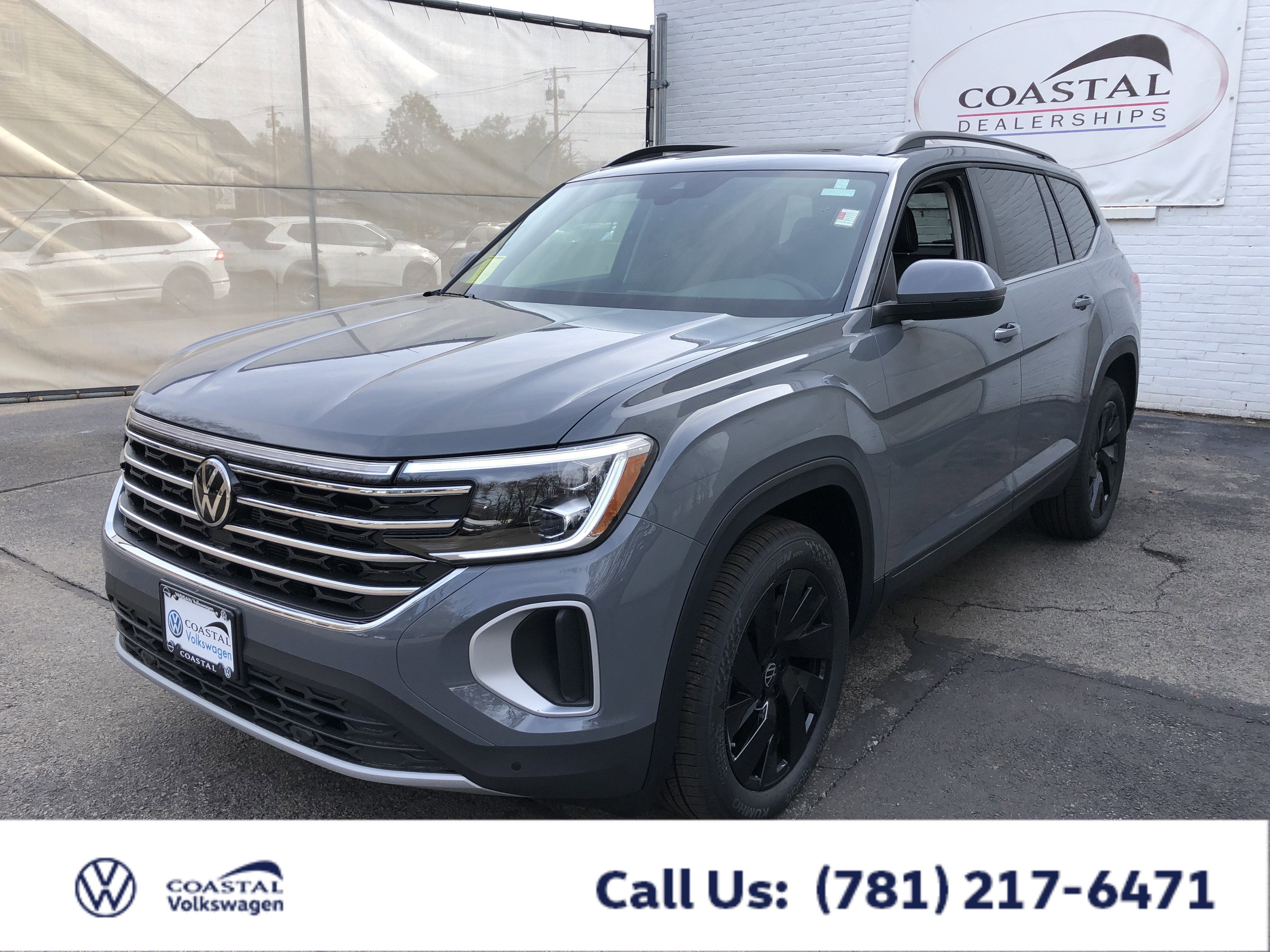2026 Volkswagen Atlas 2.0T SE w/Technology w/captains chairs, panoramic sunroof and black wheel package