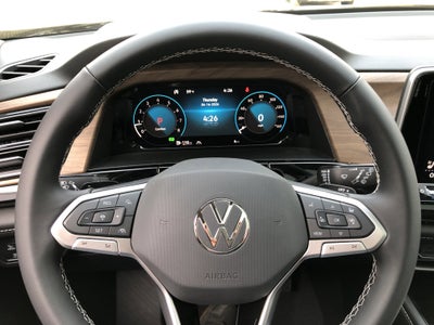 2026 Volkswagen Atlas 2.0T SE w/Technology w/captains chairs, panoramic sunroof and black wheel package