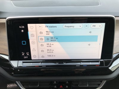 2026 Volkswagen Atlas 2.0T SE w/Technology w/captains chairs, panoramic sunroof and black wheel package