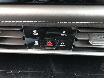 2026 Volkswagen Atlas 2.0T SE w/Technology w/captains chairs, panoramic sunroof and black wheel package