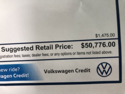 2026 Volkswagen Atlas 2.0T SE w/Technology w/captains chairs, panoramic sunroof and black wheel package