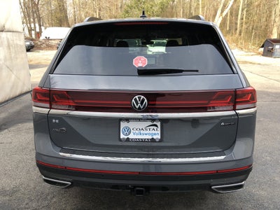 2026 Volkswagen Atlas 2.0T SE w/Technology w/captains chairs, panoramic sunroof and black wheel package