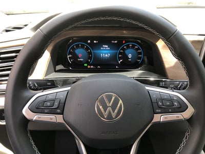 2026 Volkswagen Atlas 2.0T SE w/Technology w/panoramic sunroof