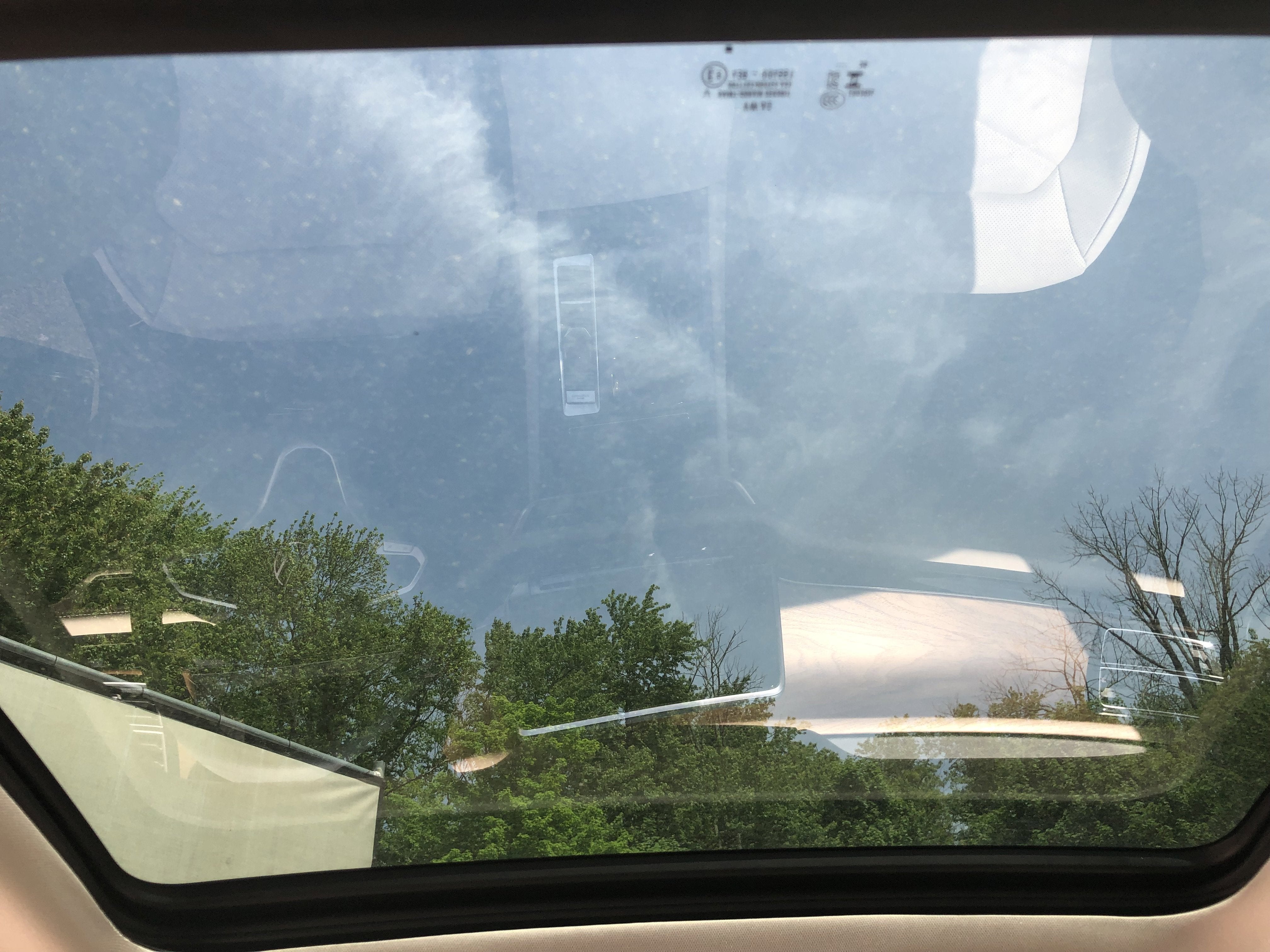 2026 Volkswagen Atlas 2.0T SE w/Technology w/panoramic sunroof
