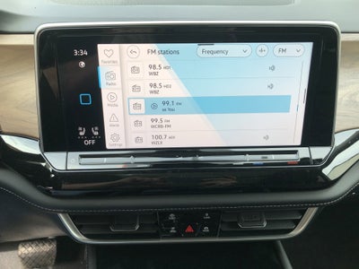 2026 Volkswagen Atlas 2.0T SE w/Technology w/panoramic sunroof