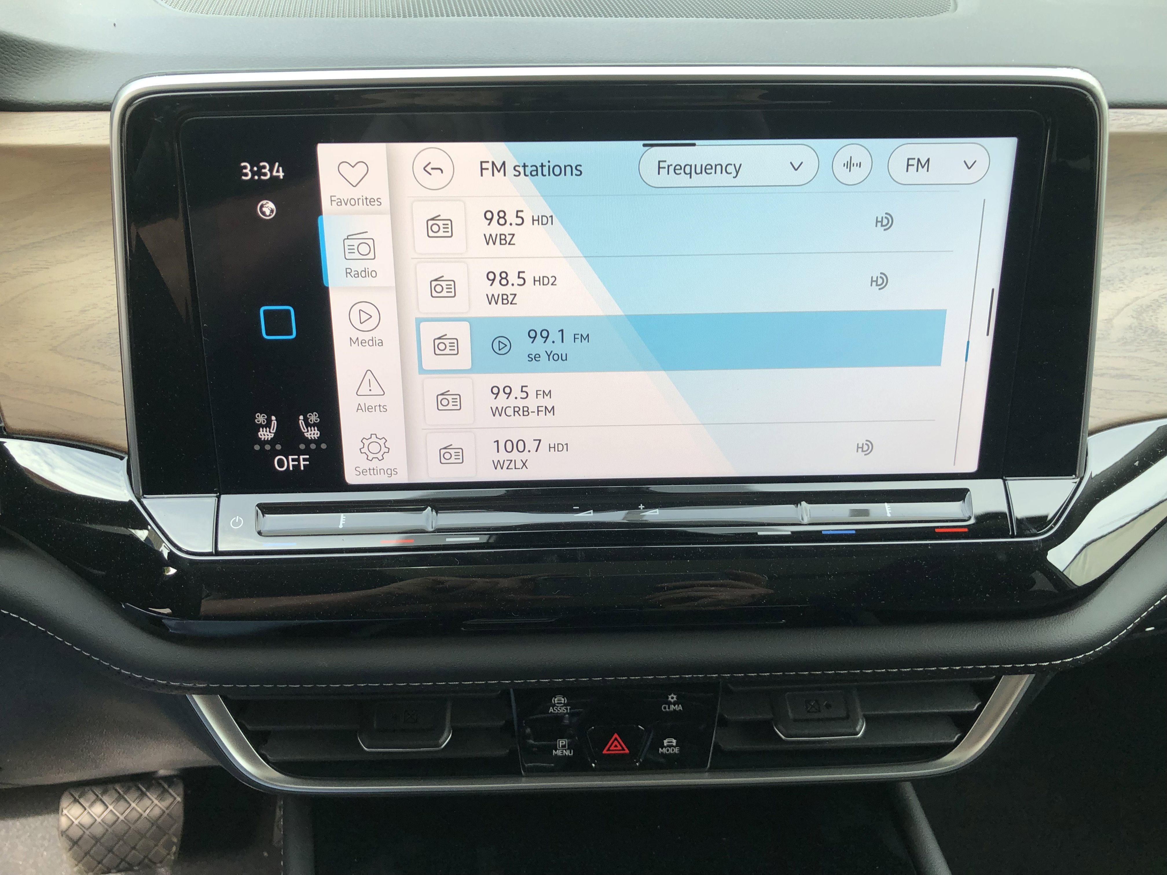 2026 Volkswagen Atlas 2.0T SE w/Technology w/panoramic sunroof
