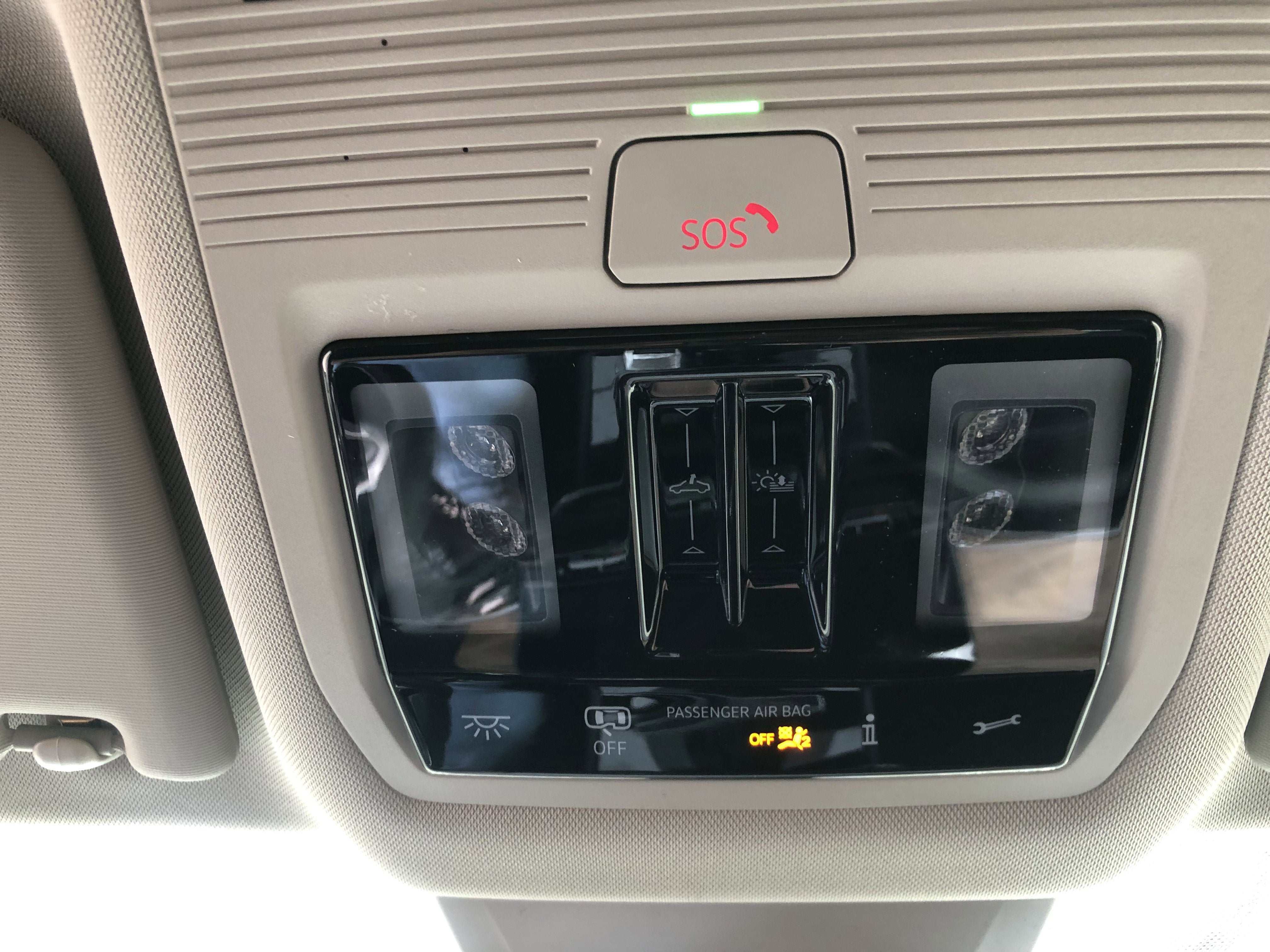 2026 Volkswagen Atlas 2.0T SE w/Technology w/panoramic sunroof