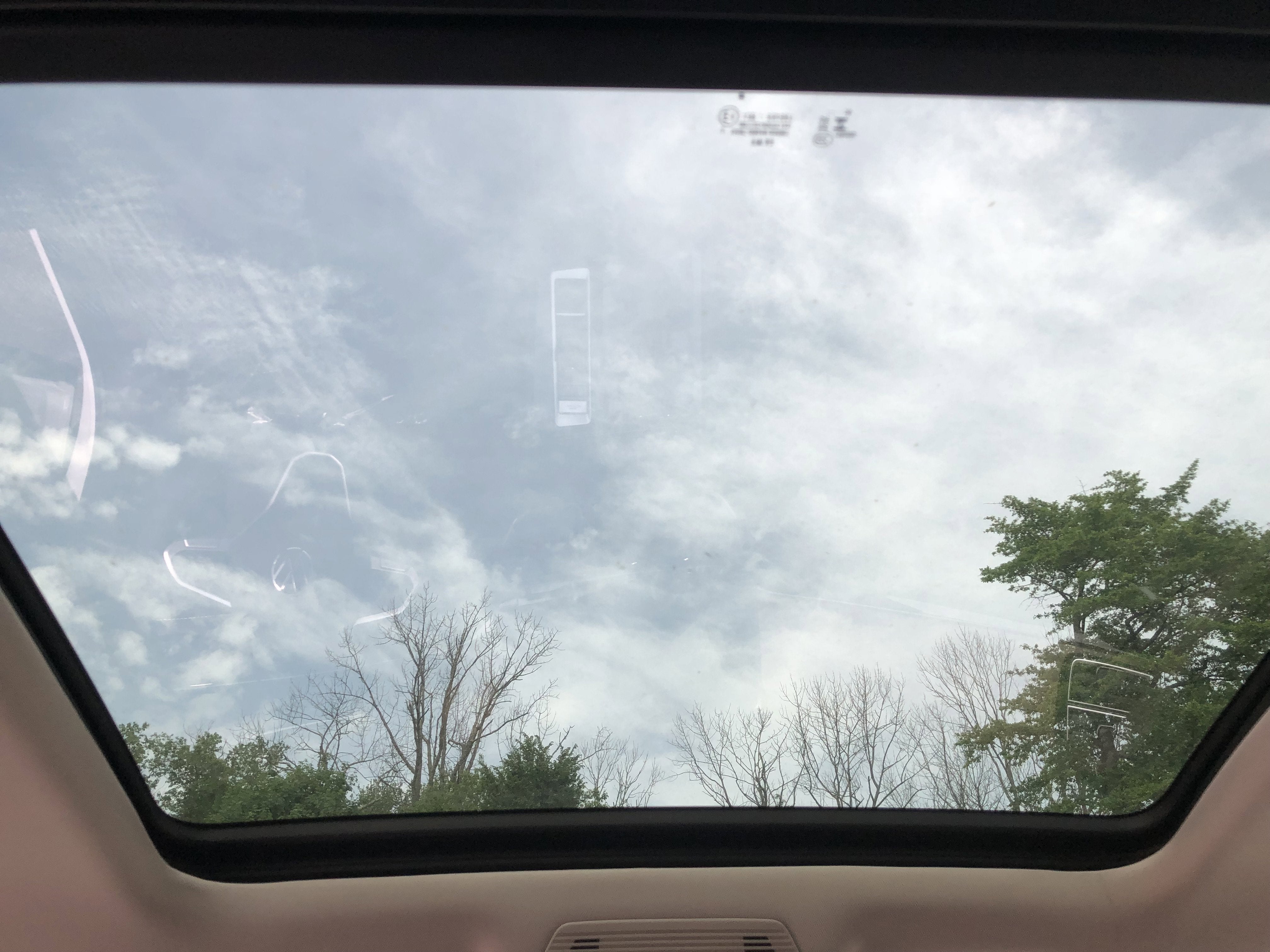 2026 Volkswagen Atlas 2.0T SE w/Technology w/panoramic sunroof