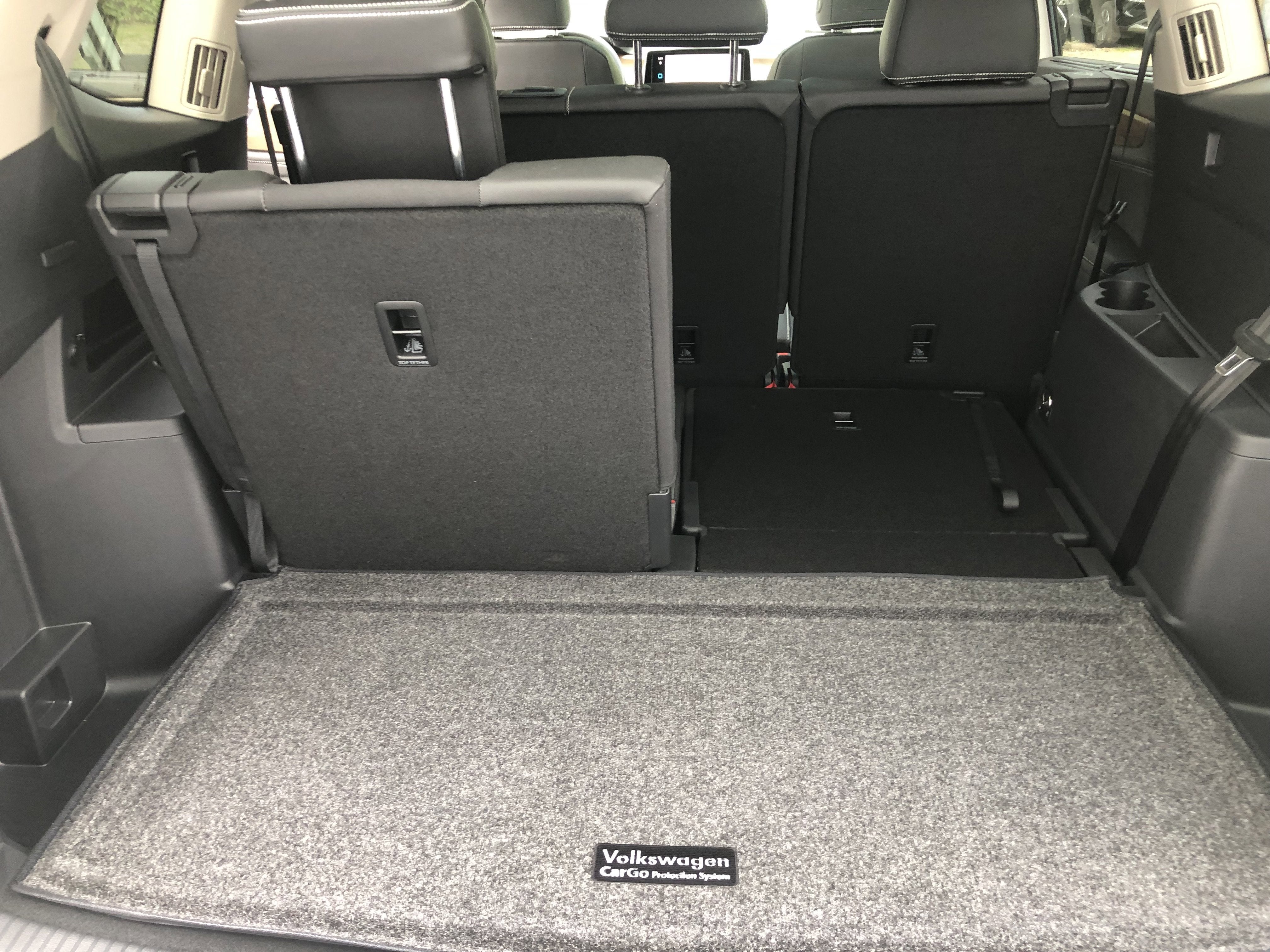2026 Volkswagen Atlas 2.0T SE w/Technology w/panoramic sunroof