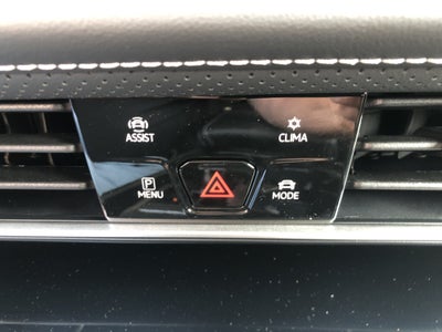 2026 Volkswagen Atlas 2.0T SE w/Technology w/panoramic sunroof and black wheel package