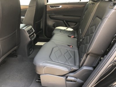 2026 Volkswagen Atlas 2.0T SE w/Technology w/panoramic sunroof and black wheel package