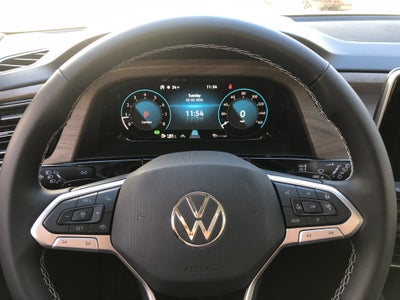 2026 Volkswagen Atlas 2.0T SE w/Technology w/captains chairs, panoramic sunroof and black wheel package