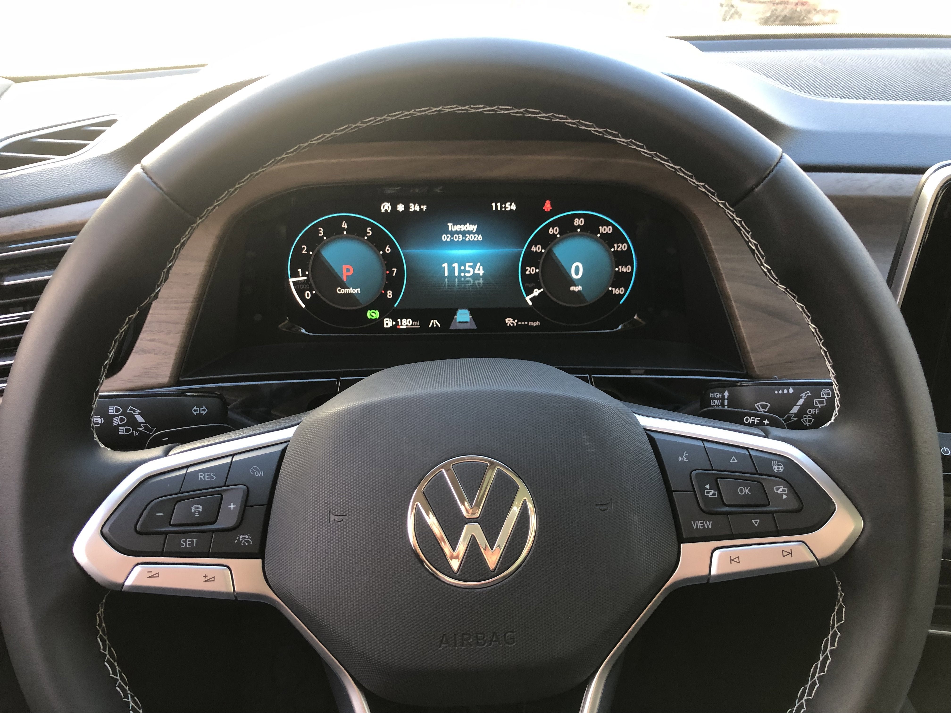 2026 Volkswagen Atlas 2.0T SE w/Technology w/captains chairs, panoramic sunroof and black wheel package