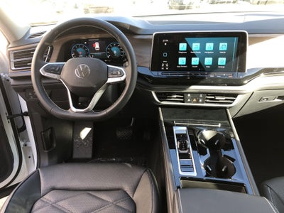 2026 Volkswagen Atlas 2.0T SE w/Technology w/captains chairs, panoramic sunroof and black wheel package