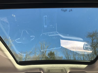 2026 Volkswagen Atlas 2.0T SE w/Technology w/captains chairs, panoramic sunroof and black wheel package