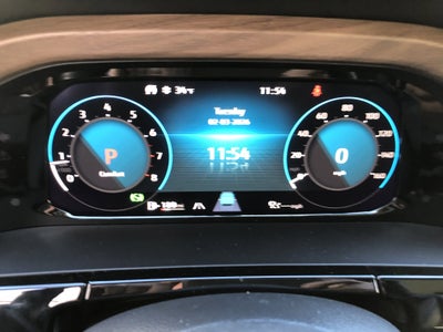 2026 Volkswagen Atlas 2.0T SE w/Technology w/captains chairs, panoramic sunroof and black wheel package