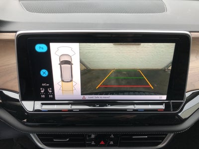 2026 Volkswagen Atlas 2.0T SE w/Technology w/panoramic sunroof and black wheel package