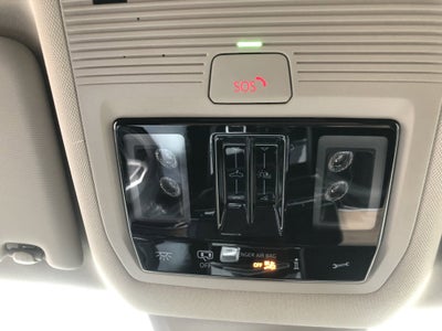 2026 Volkswagen Atlas 2.0T SE w/Technology w/panoramic sunroof and black wheel package