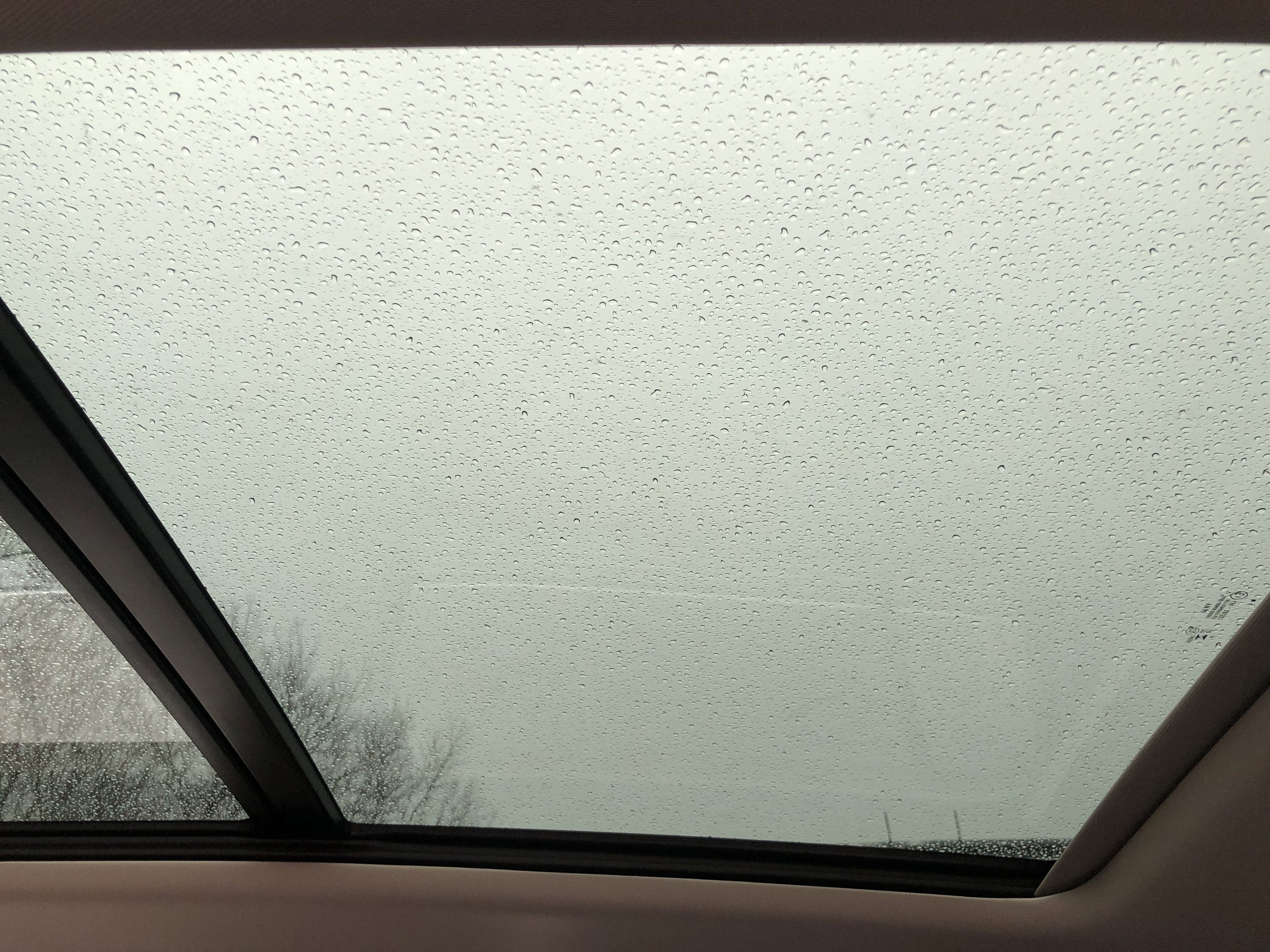 2026 Volkswagen Atlas 2.0T SE w/Technology w/panoramic sunroof and black wheel package