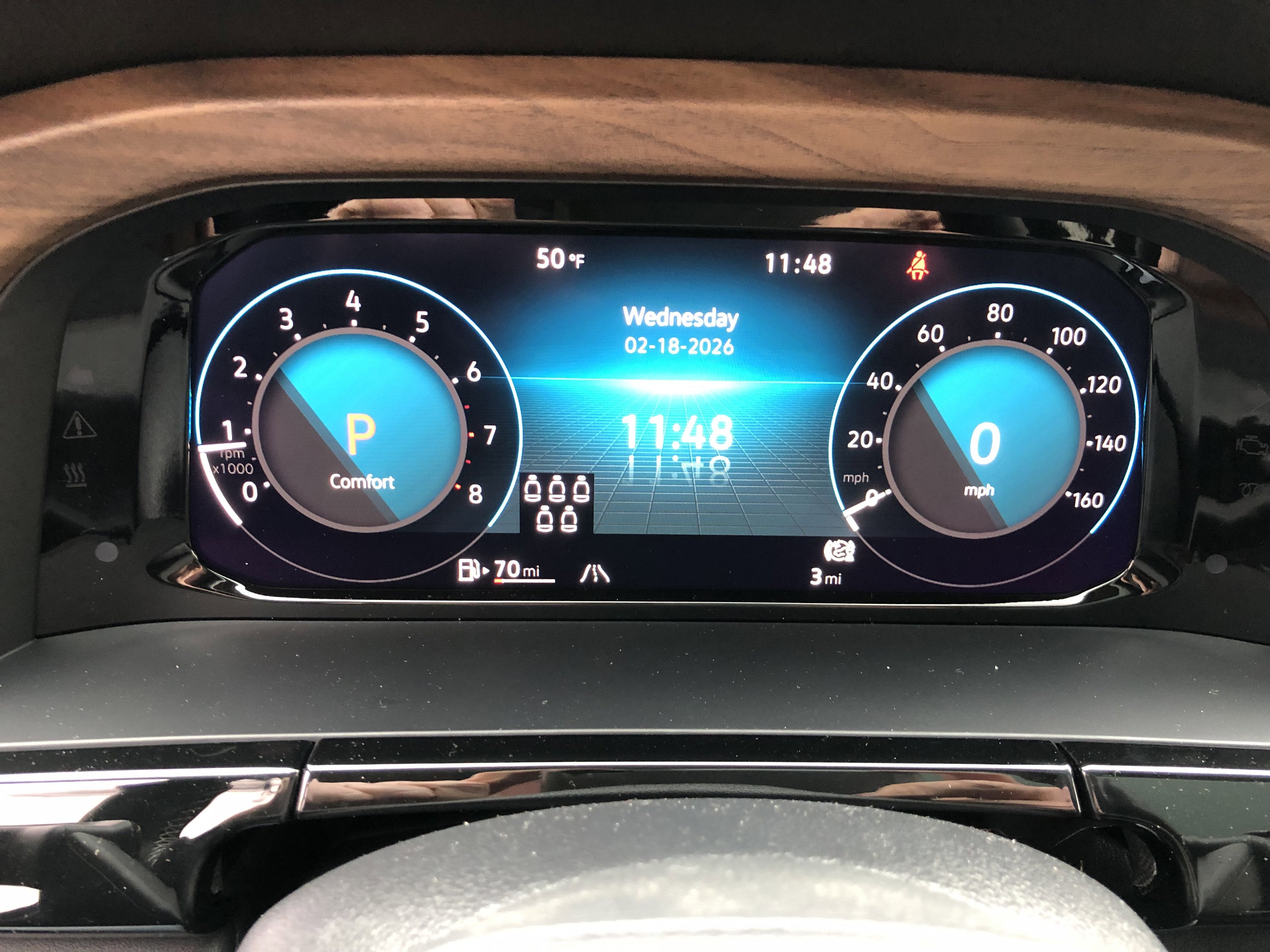 2026 Volkswagen Atlas 2.0T SE w/Technology w/panoramic sunroof and black wheel package