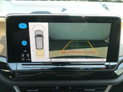 2026 Volkswagen Atlas 2.0T SE w/Technology w/captains chairs, panoramic sunroof and black wheel package