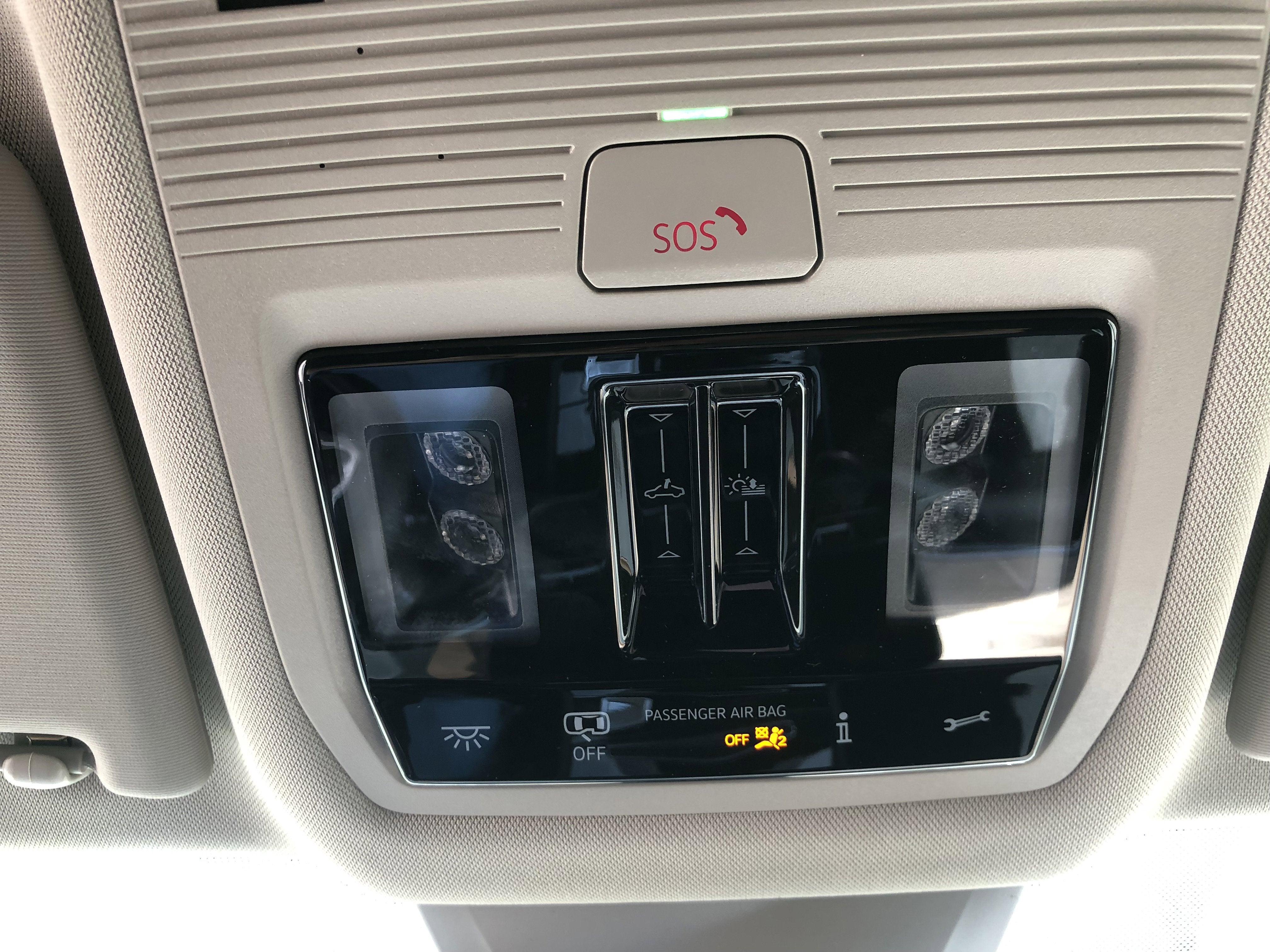 2026 Volkswagen Atlas 2.0T SE w/Technology w/captains chairs, panoramic sunroof and black wheel package